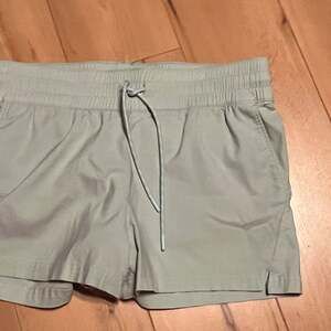 Avalanche Outdoor Women's Large Drawstring 2 in 1 Shorts mint  with pockets